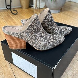Beautiful Able size 6.5 Bootie! Amazing leopard print!